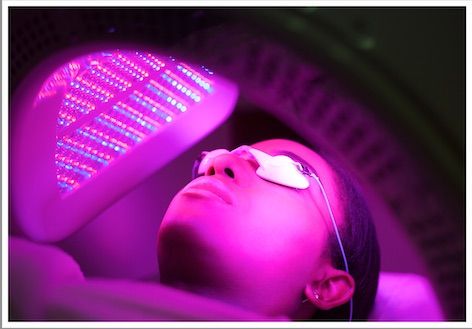 Detox & Soothe – Deep Cleanse & Dermalux Therapy